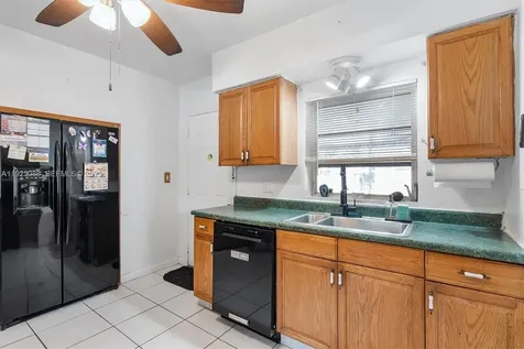 355 W 54th Street Hialeah FL 33012