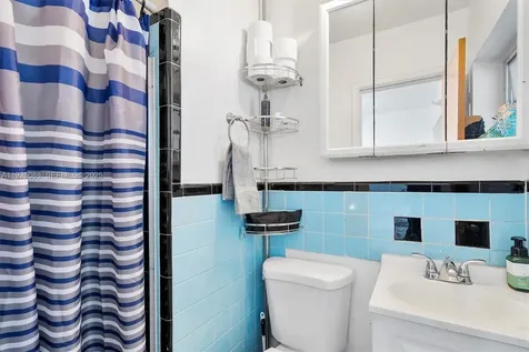 355 W 54th Street Hialeah FL 33012