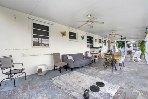 355 W 54th Street Hialeah FL 33012