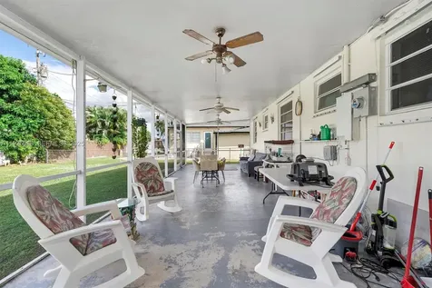 355 W 54th Street Hialeah FL 33012