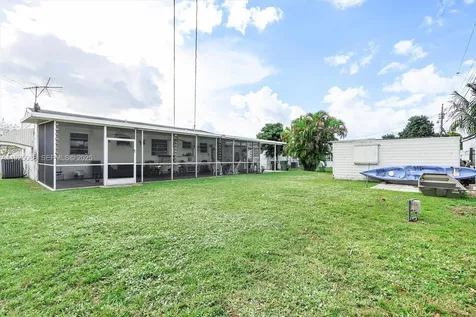355 W 54th Street Hialeah FL 33012