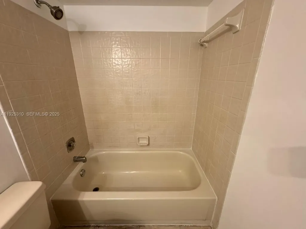 10120 Twin Lakes Coral Springs FL 33071