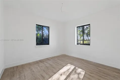 3 Ronald Road West Park FL 33023