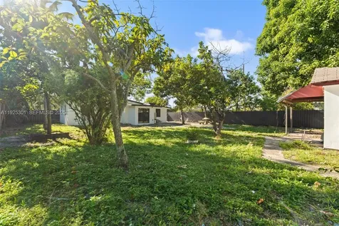 3 Ronald Road West Park FL 33023
