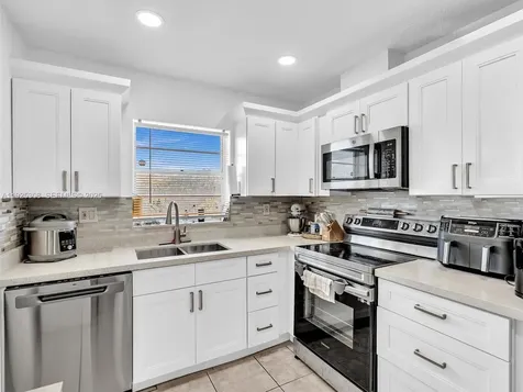 5130 SW 40th Avenue Dania Beach FL 33314
