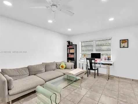 5130 SW 40th Avenue Dania Beach FL 33314