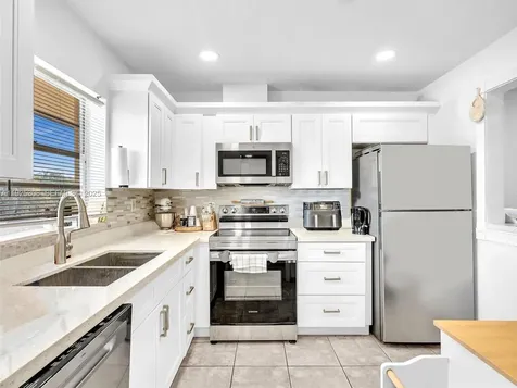 5130 SW 40th Avenue Dania Beach FL 33314