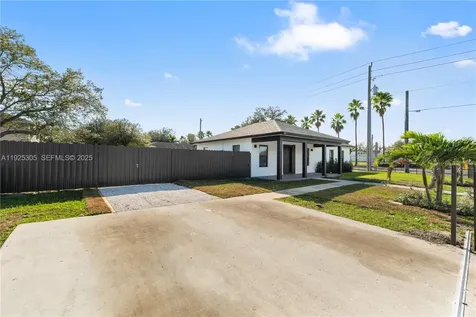 2158 NW 69th Street Miami FL 33147