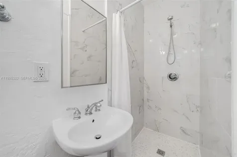 828 NW 9th Avenue Miami FL 33136