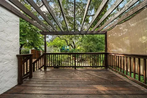 828 NW 9th Avenue Miami FL 33136
