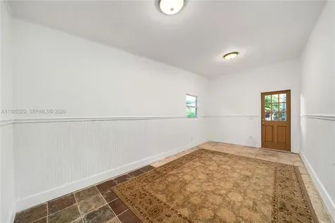 828 NW 9th Avenue Miami FL 33136