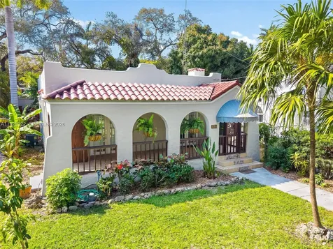 828 NW 9th Avenue Miami FL 33136