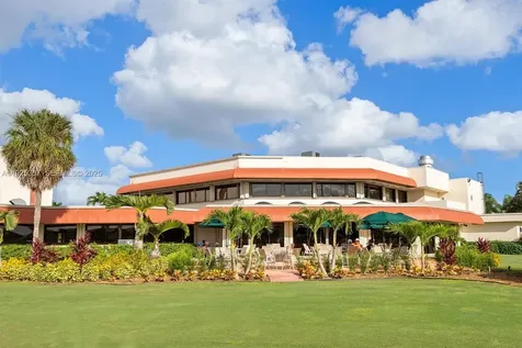 9511 N Hollybrook Lake Drive Pembroke Pines FL 33025
