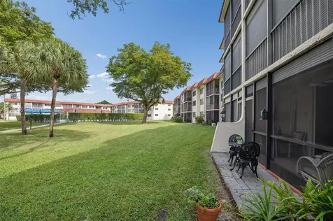 9511 N Hollybrook Lake Drive Pembroke Pines FL 33025