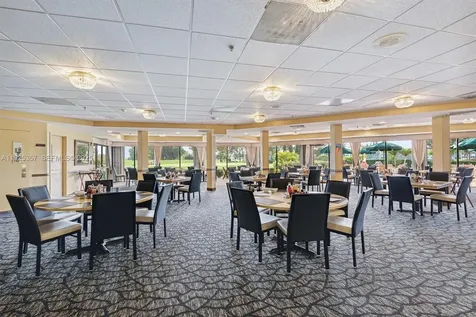 9511 N Hollybrook Lake Drive Pembroke Pines FL 33025