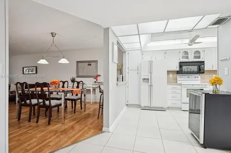 9511 N Hollybrook Lake Drive Pembroke Pines FL 33025