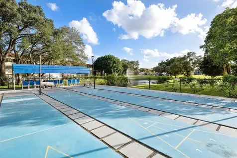 9511 N Hollybrook Lake Drive Pembroke Pines FL 33025