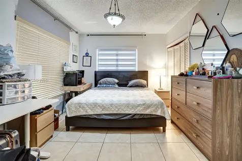 631 E 53rd Street Hialeah FL 33013