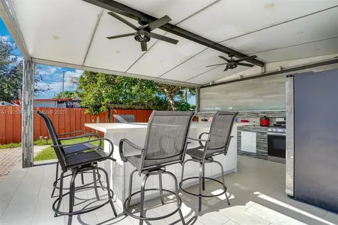 631 E 53rd Street Hialeah FL 33013