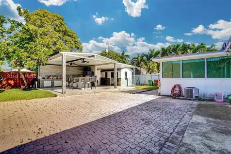 631 E 53rd Street Hialeah FL 33013