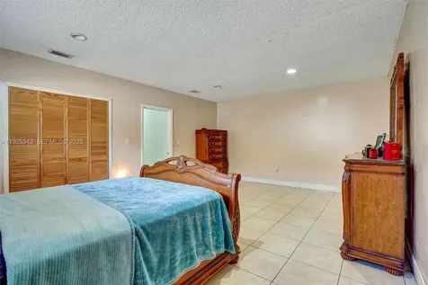 631 E 53rd Street Hialeah FL 33013