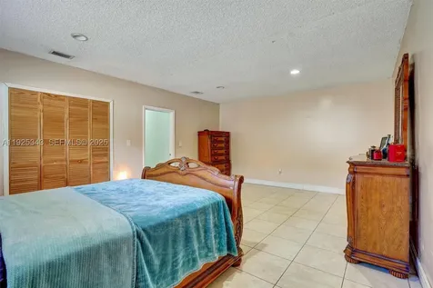 631 E 53rd Street Hialeah FL 33013