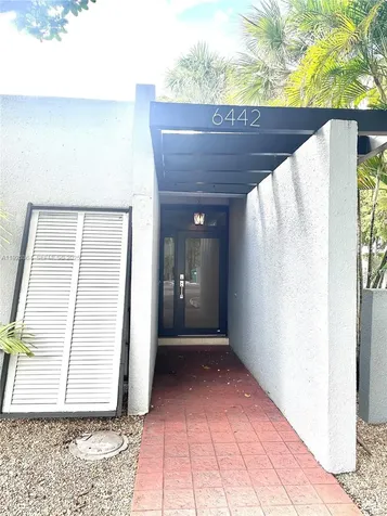 6442 Milk Wagon Lane Miami Lakes FL 33014