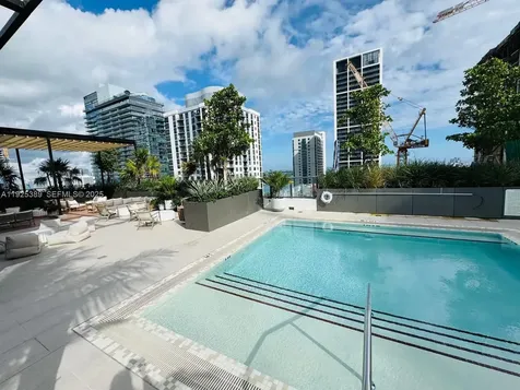 11 NE 6th Miami FL 33132