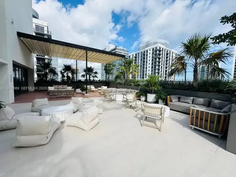 11 NE 6th Miami FL 33132