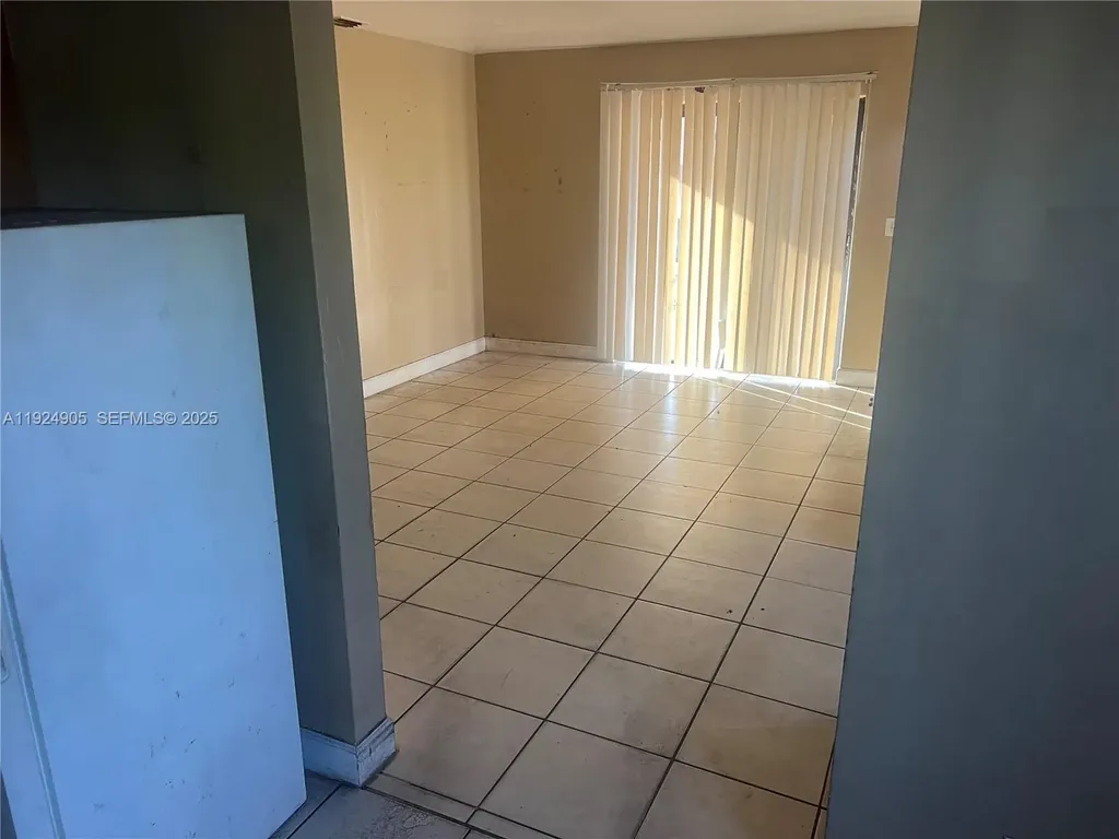 1040 NW 24th Avenue Fort Lauderdale FL 33311