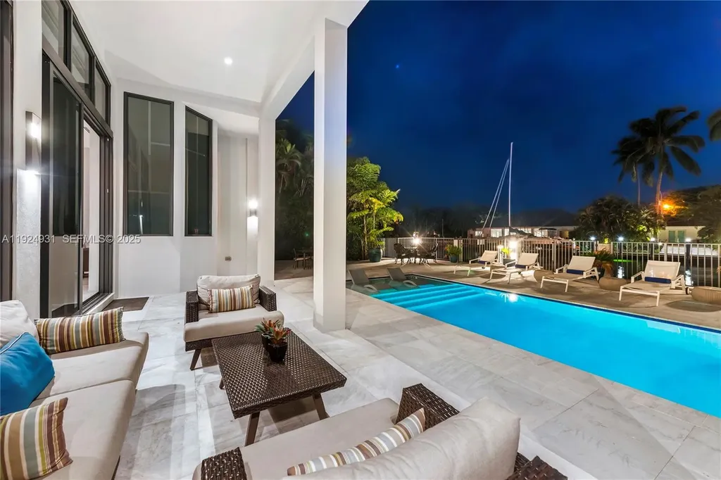 2700 NE 18th Street Fort Lauderdale FL 33305