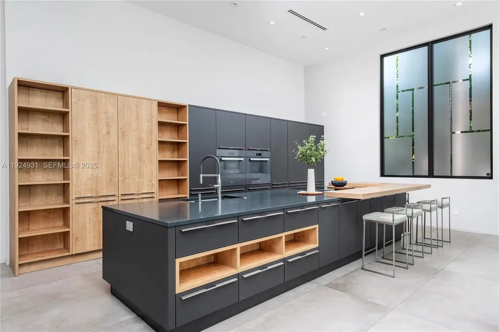 2700 NE 18th Street Fort Lauderdale FL 33305