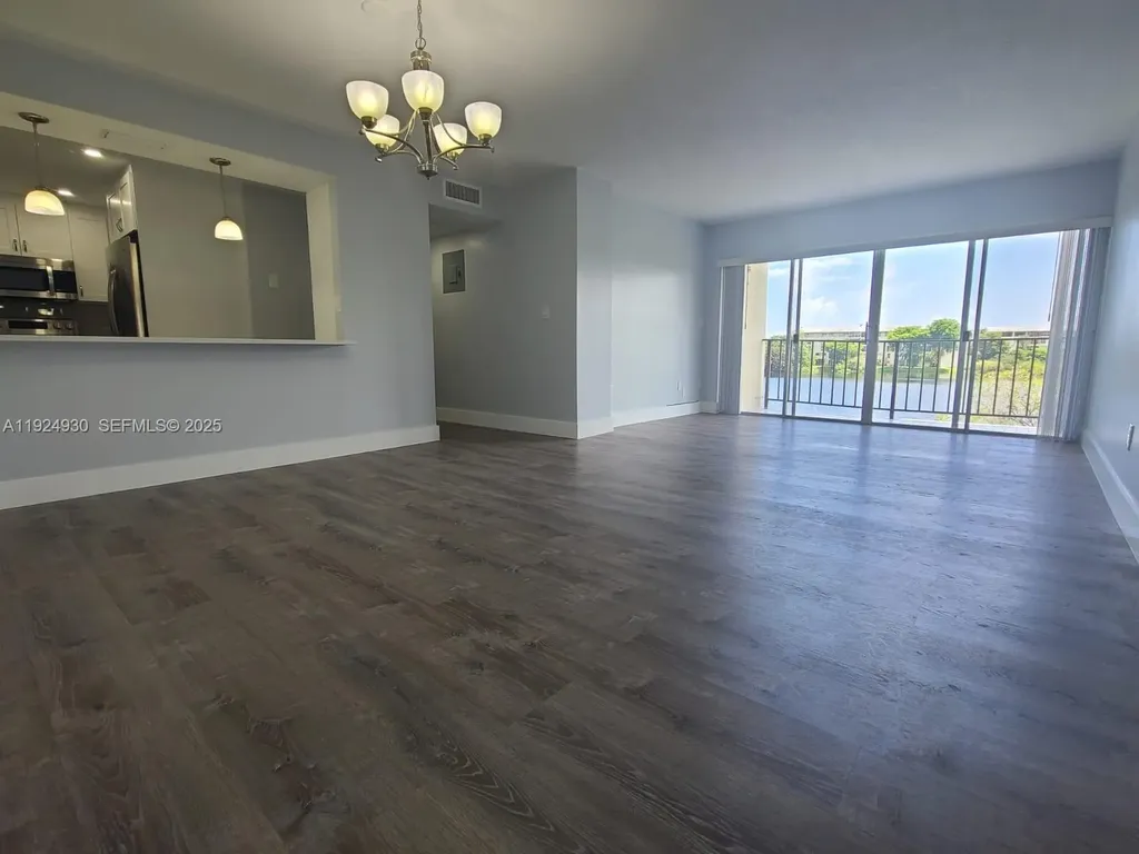 8895 Fontainebleau Boulevard Miami FL 33172