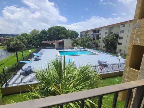 8895 Fontainebleau Boulevard Miami FL 33172