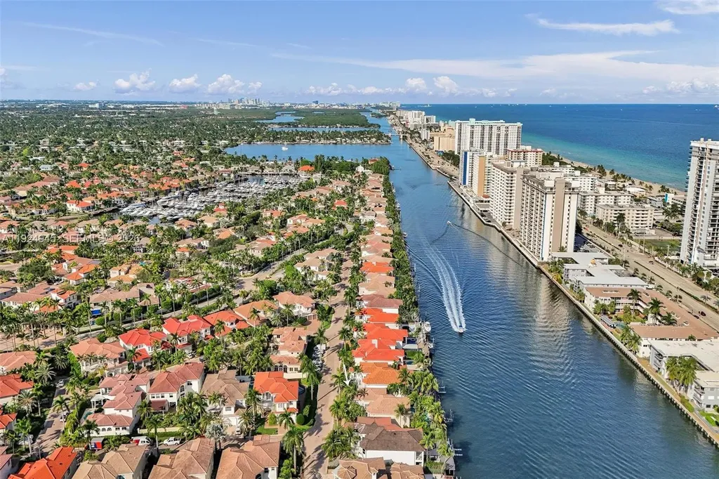1575 Windjammer Way Hollywood FL 33019