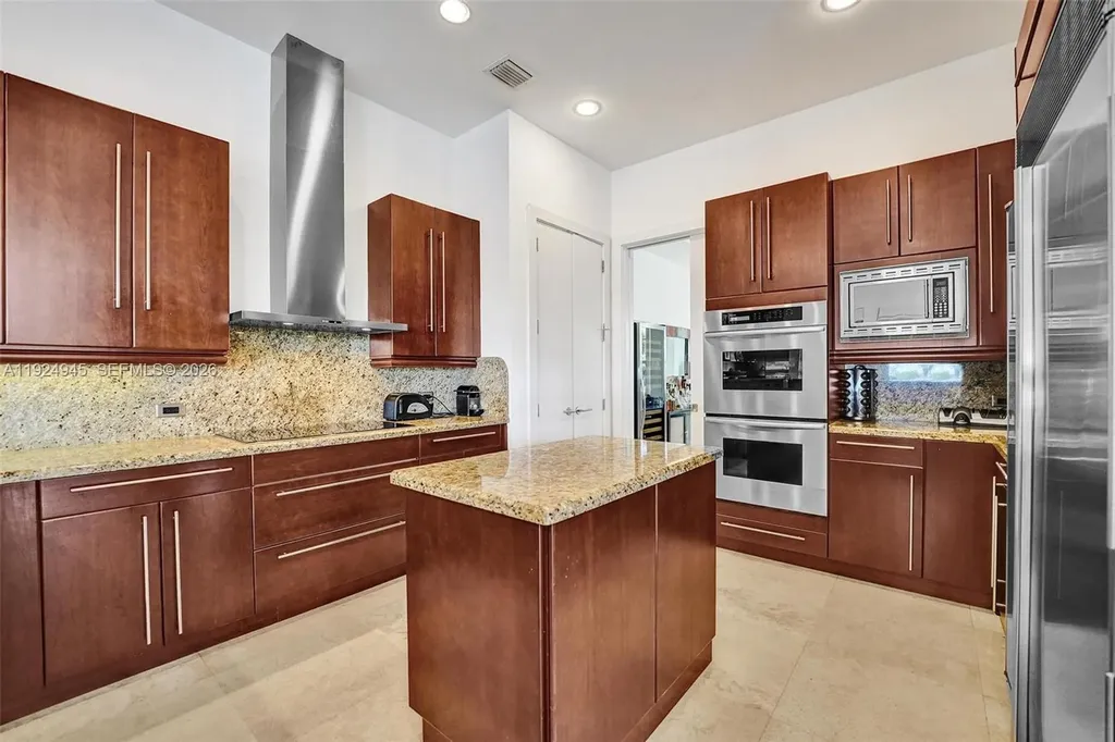 1575 Windjammer Way Hollywood FL 33019