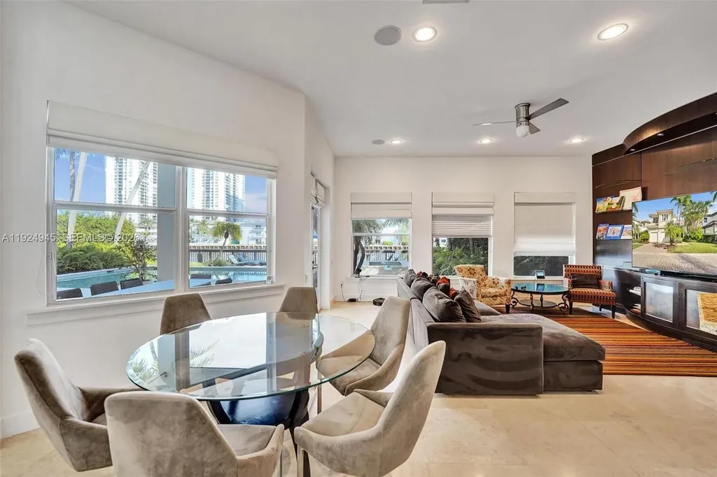 1575 Windjammer Way Hollywood FL 33019