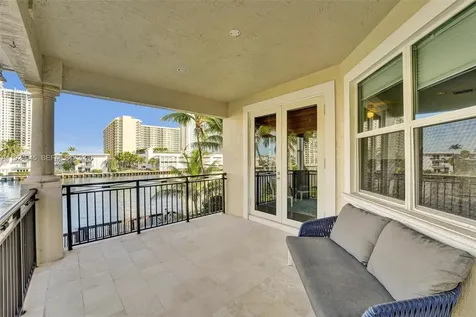 1575 Windjammer Way Hollywood FL 33019