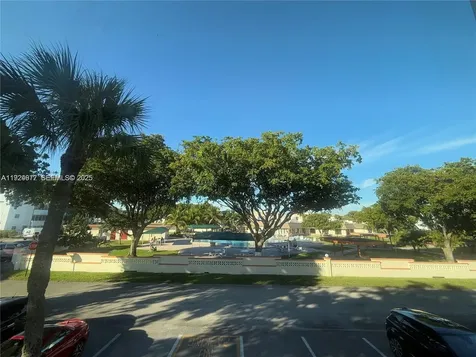 4270 NW 40th Street Lauderdale Lakes FL 33319