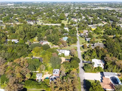 325 Bayberry Drive Plantation FL 33317