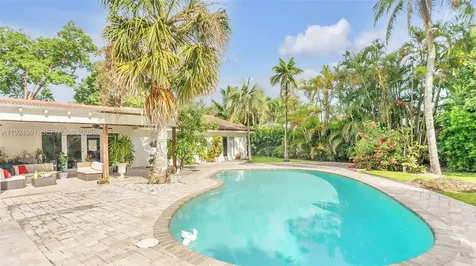 9220 SW 94th Place Miami FL 33176