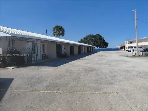 1001 Lakeview Drive Sebring FL 33870