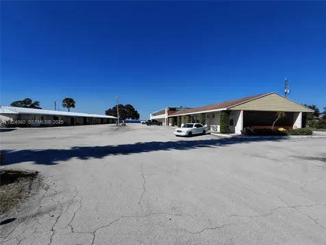 1001 Lakeview Drive Sebring FL 33870