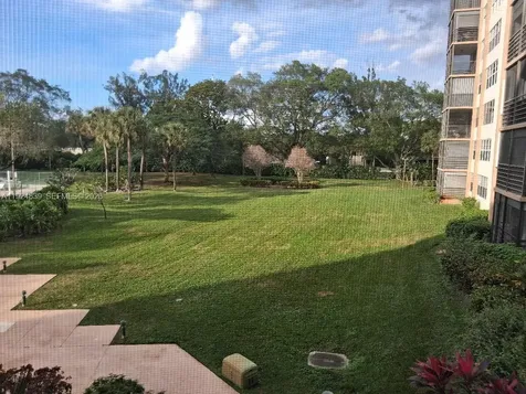 900 St Charles Place Pembroke Pines FL 33026