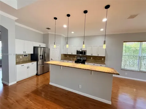 1923 Harbor View Circle Weston FL 33327