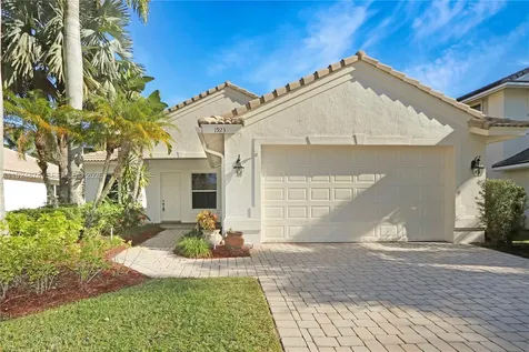 1923 Harbor View Circle Weston FL 33327
