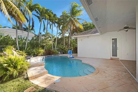1923 Harbor View Circle Weston FL 33327