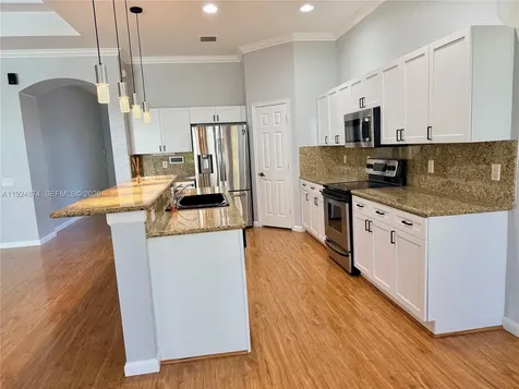 1923 Harbor View Circle Weston FL 33327