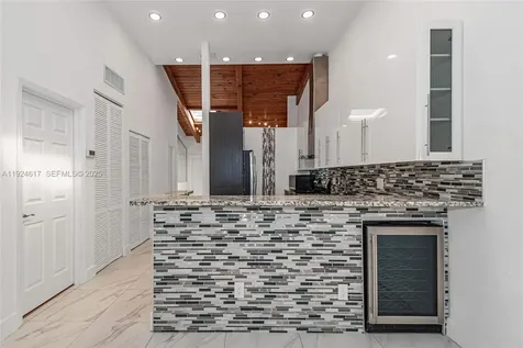 2621 S Parkview Drive Hallandale Beach FL 33009