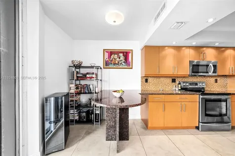 4000 Towerside Terrace Miami FL 33138